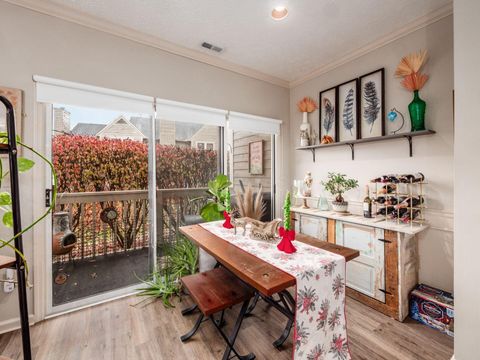 Tiny photo for 3384 Smileys 3384 #3384, Hilliard, OH 43026 (MLS # 225044262)