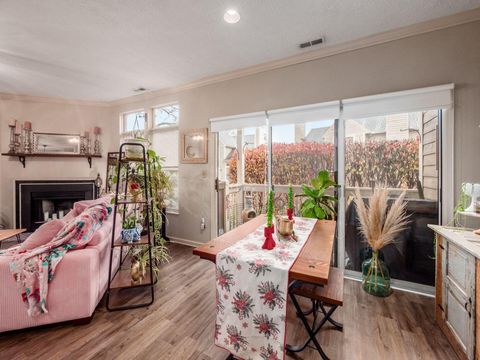 Tiny photo for 3384 Smileys 3384 #3384, Hilliard, OH 43026 (MLS # 225044262)