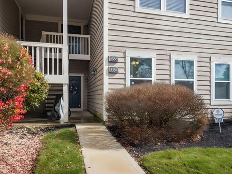 Tiny photo for 3384 Smileys 3384 #3384, Hilliard, OH 43026 (MLS # 225044262)