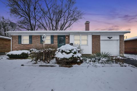 Photo of 1835 Woodette Road, Columbus, OH 43232 (MLS # 225045102)