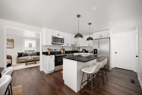 Photo of 171 New Hampshire Avenue, London, OH 43140 (MLS # 226002162)