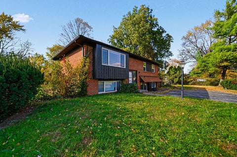 Tiny photo for 1637 S James Road, Columbus, OH 43227 (MLS # 226021742)