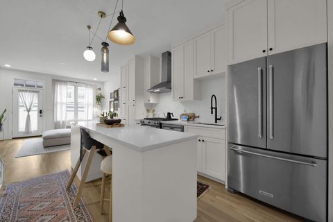 Photo of 46 E Russell Street, Columbus, OH 43215 (MLS # 226012146)