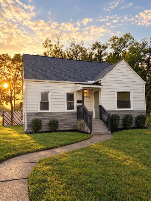 Photo of 2259 Ontario Street, Columbus, OH 43211 (MLS # 226034421)