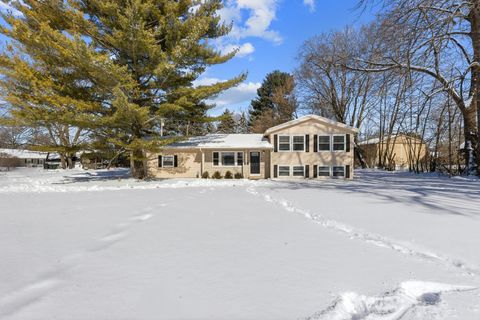 Photo of 322 Park Avenue, Urbana, OH 43078 (MLS # 226004145)