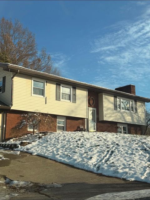 Photo of 301 Sheridan Place, Somerset, OH 43783 (MLS # 225045647)