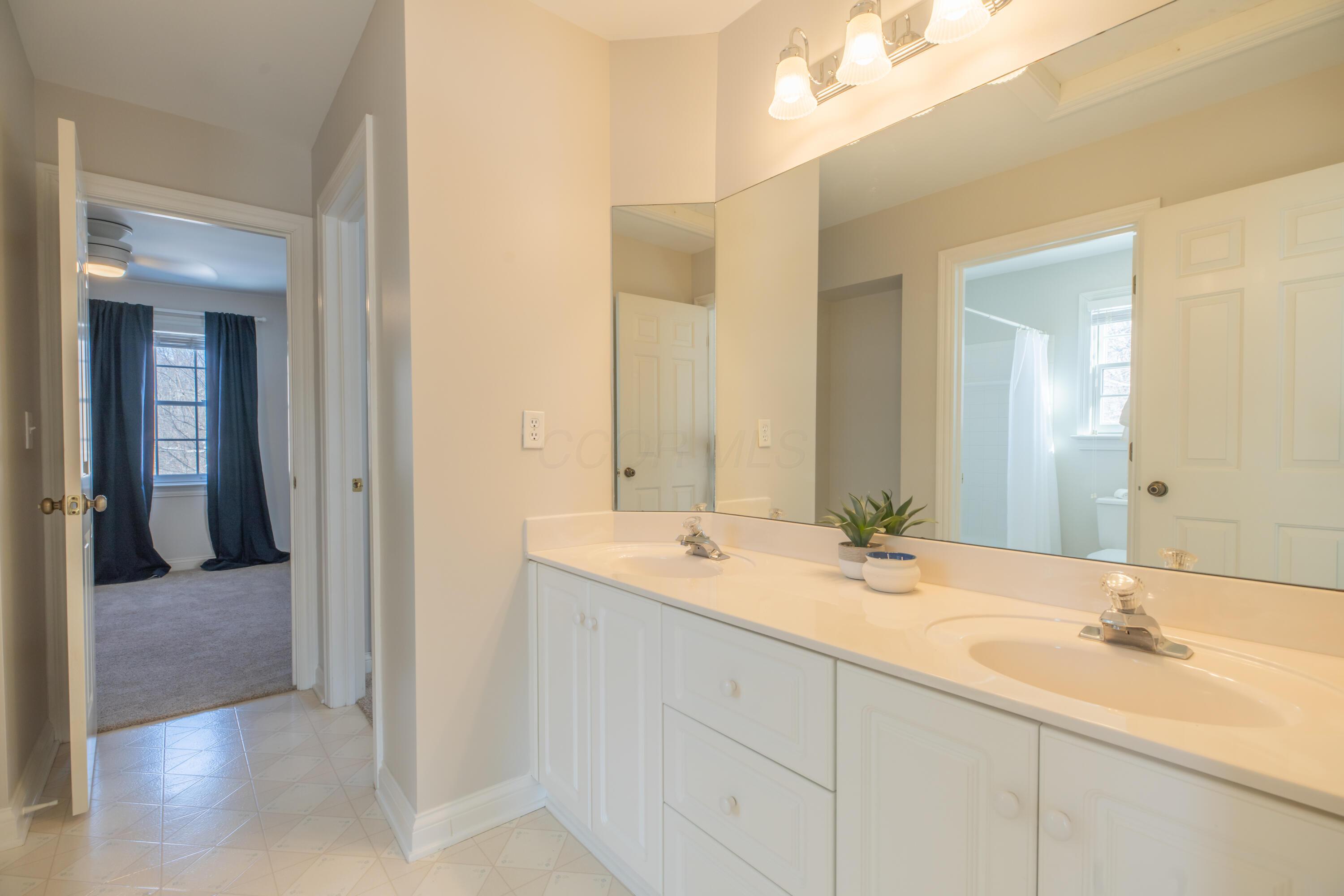 5111 Oakmont Place, Westerville, Ohio image 39