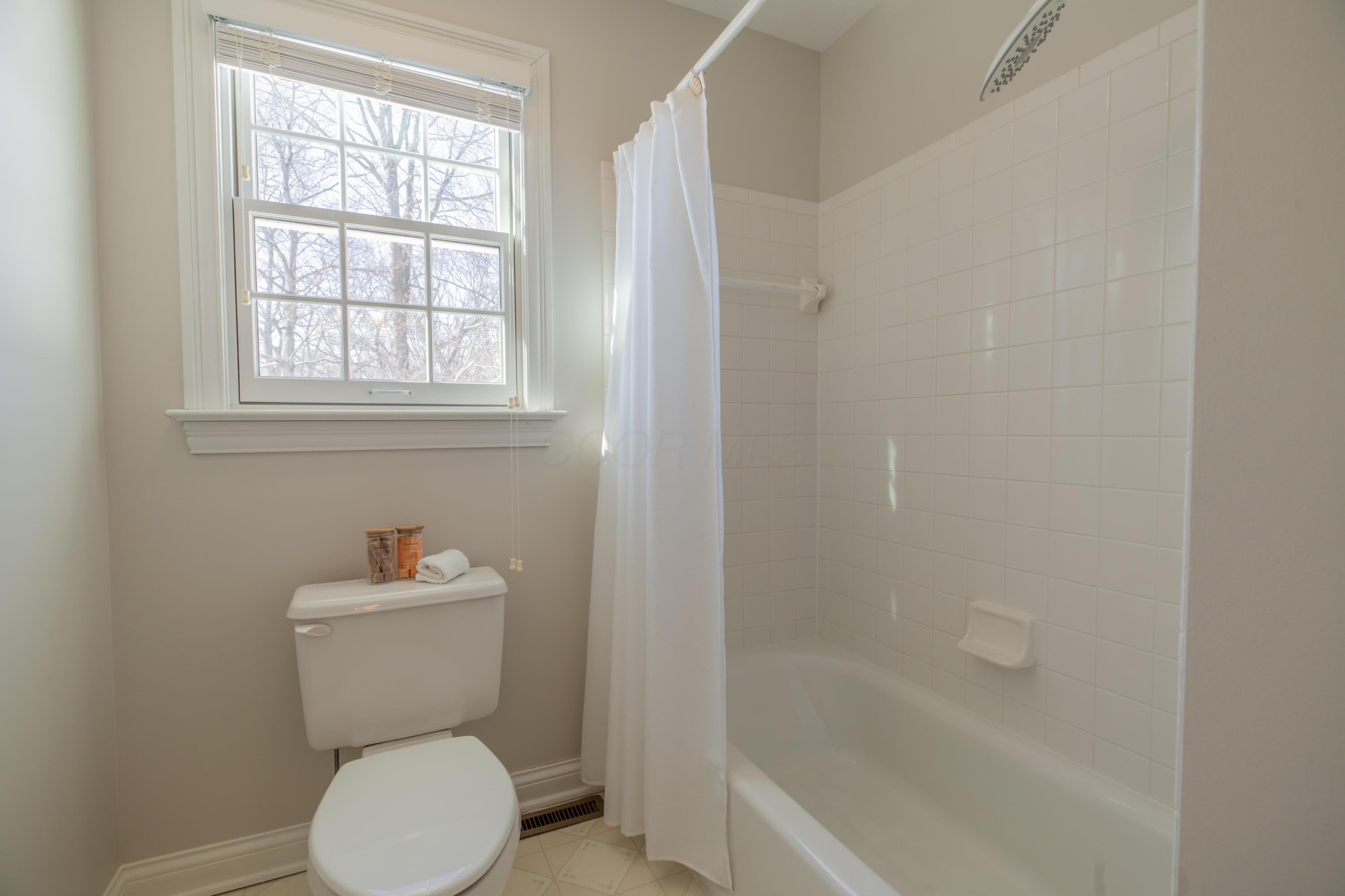 5111 Oakmont Place, Westerville, Ohio image 38