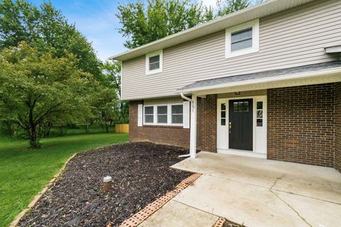 Photo of 151 Bristol Drive SW, Reynoldsburg, OH 43068 (MLS # 226019092)