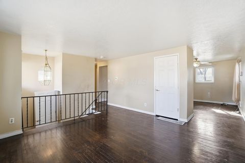 Tiny photo for 3191 Barnett Court S, Columbus, OH 43227 (MLS # 226002553)