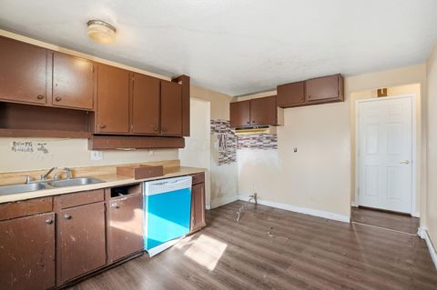 Tiny photo for 3191 Barnett Court S, Columbus, OH 43227 (MLS # 226002553)