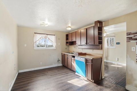 Tiny photo for 3191 Barnett Court S, Columbus, OH 43227 (MLS # 226002553)