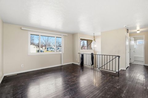 Tiny photo for 3191 Barnett Court S, Columbus, OH 43227 (MLS # 226002553)