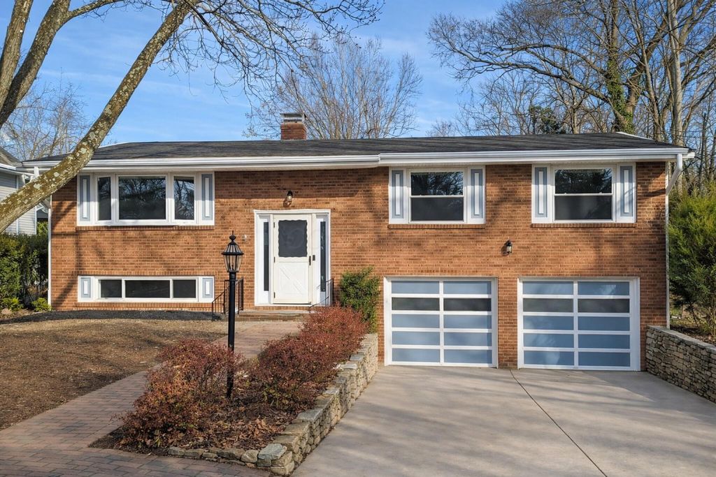 Photo of 340 E Dublin Granville Road, Worthington, OH 43085 (MLS # 225045412)
