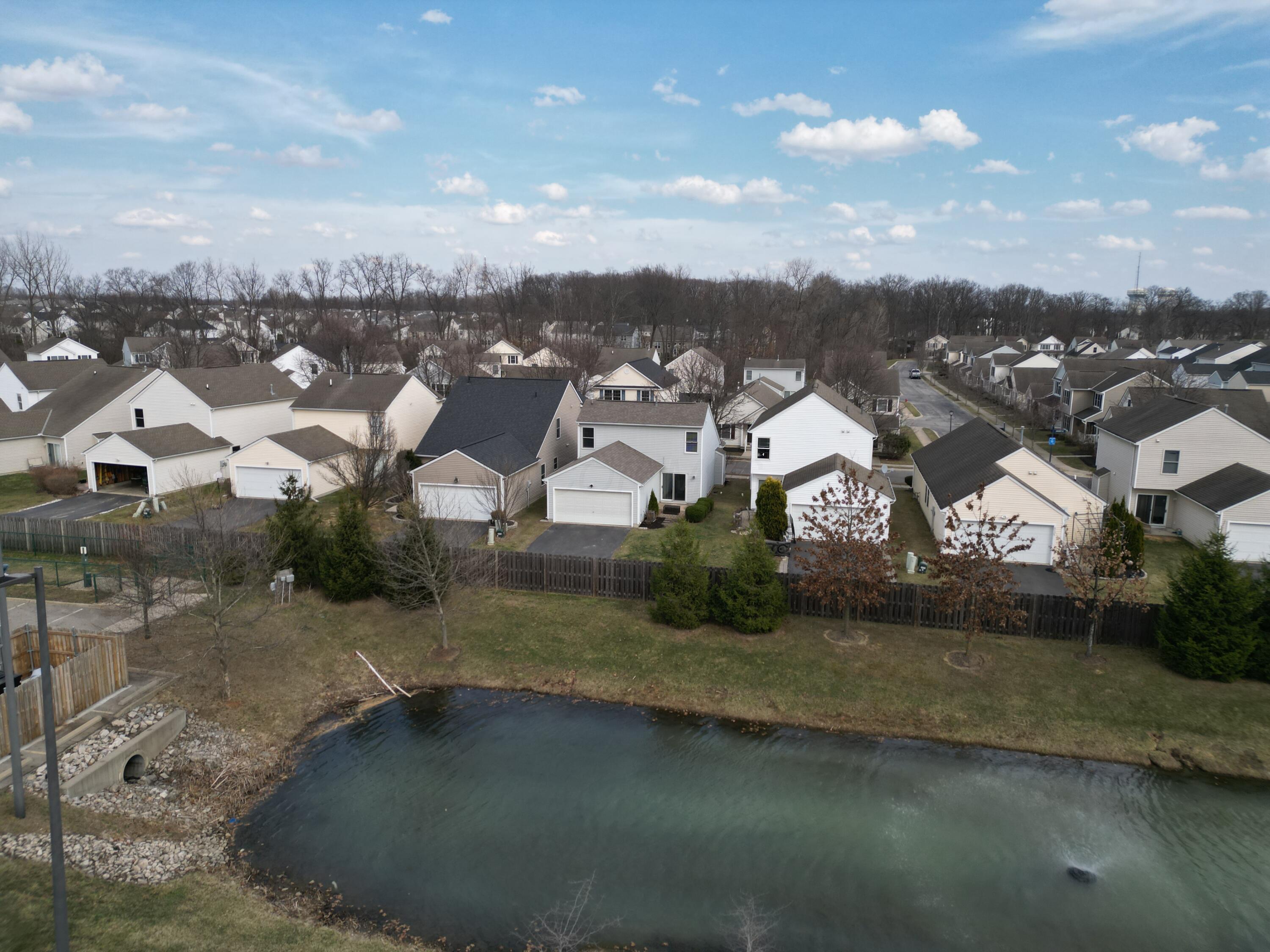 8743 Arrowtip Lane, Lewis Center, Ohio image 4