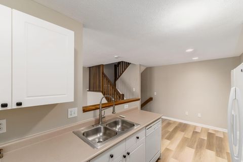 Tiny photo for 7005 Monarchos Drive 11 #11, New Albany, OH 43054 (MLS # 226011140)
