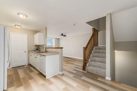 Tiny photo for 7005 Monarchos Drive 11 #11, New Albany, OH 43054 (MLS # 226011140)