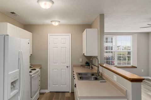 Tiny photo for 7005 Monarchos Drive 11 #11, New Albany, OH 43054 (MLS # 226011140)