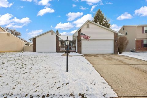 Photo of 5711 Greendale Drive, Galloway, OH 43119 (MLS # 226006341)