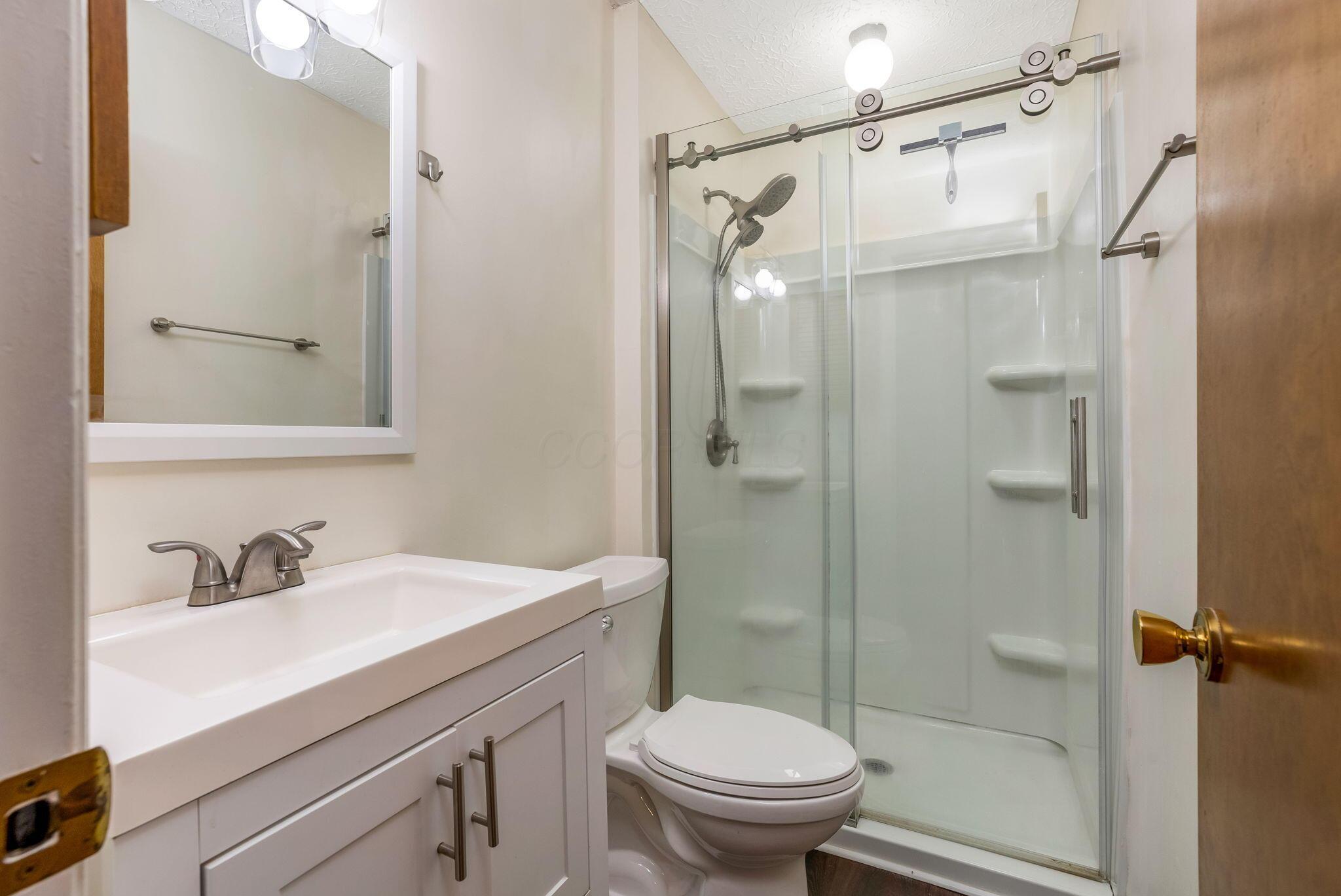 5713 Shannon Heights Boulevard, Dublin, Ohio image 24