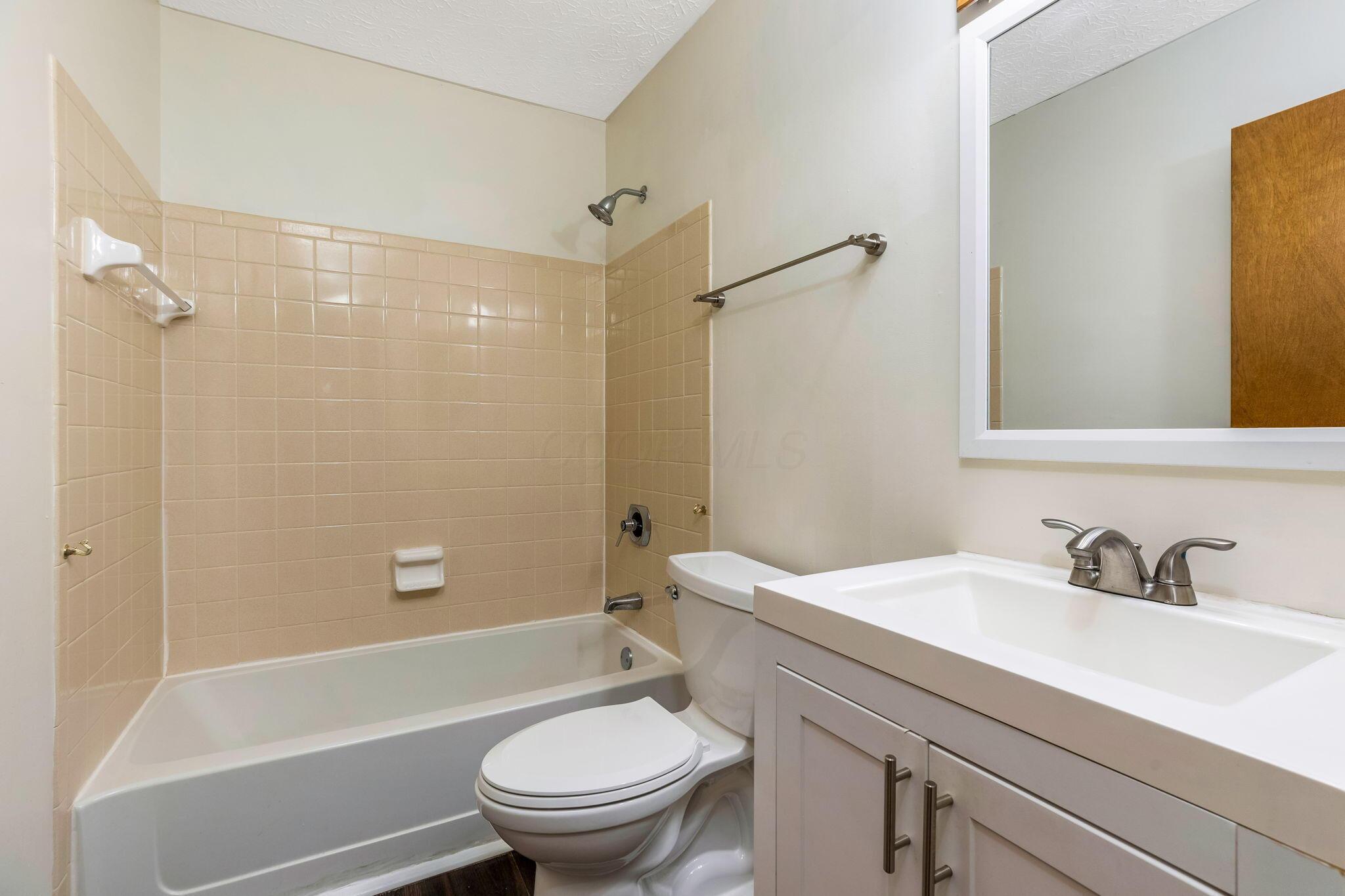 5713 Shannon Heights Boulevard, Dublin, Ohio image 28