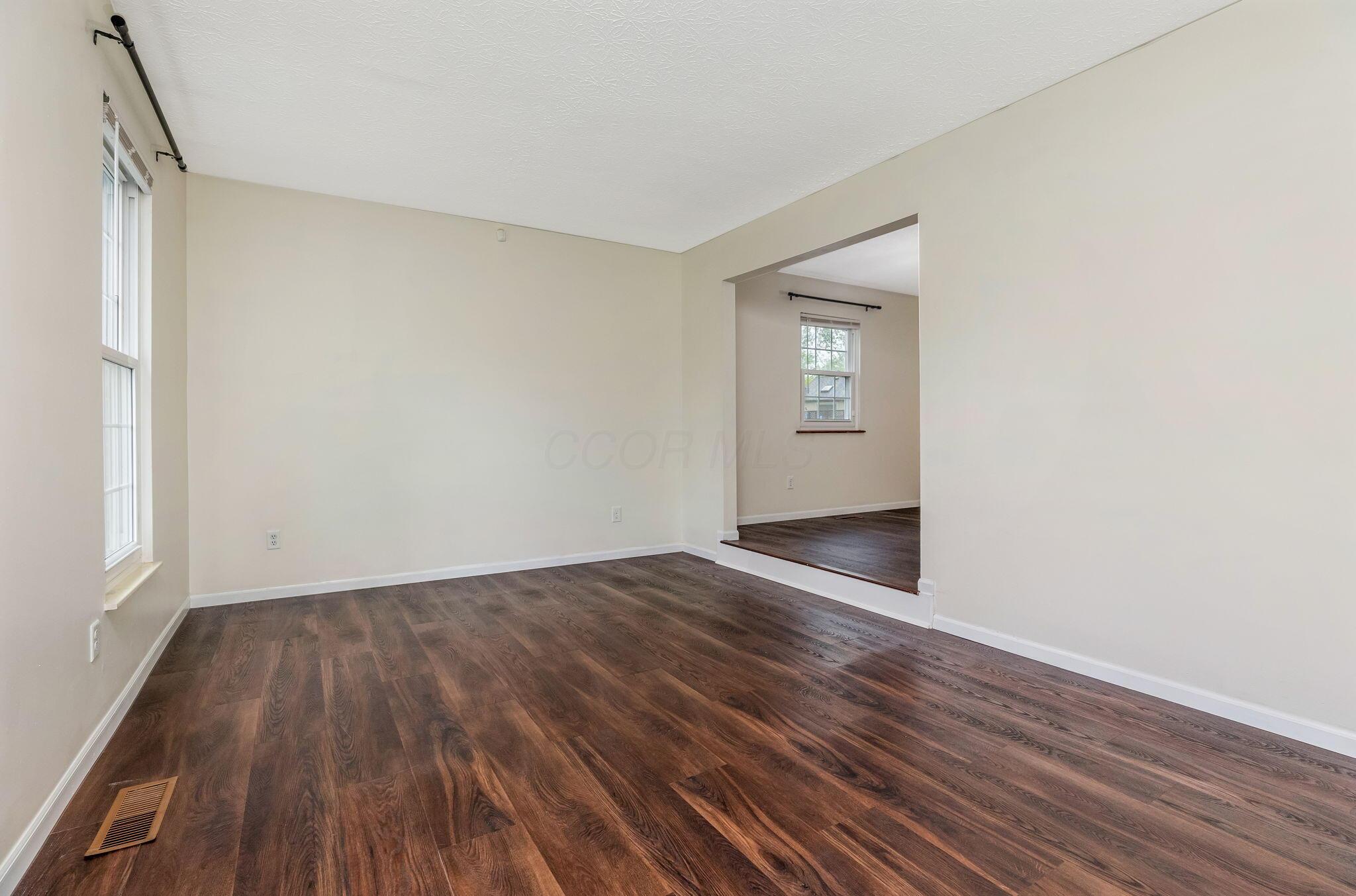 5713 Shannon Heights Boulevard, Dublin, Ohio image 6