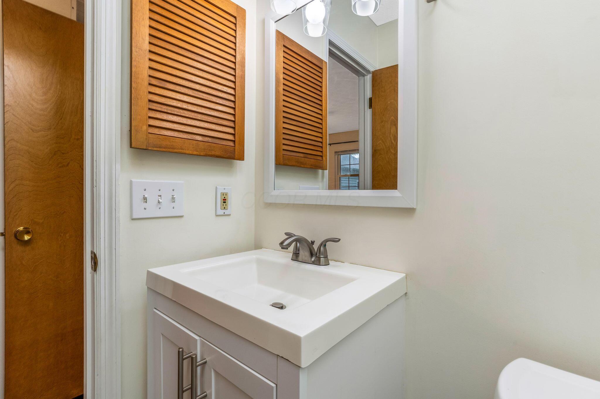 5713 Shannon Heights Boulevard, Dublin, Ohio image 25