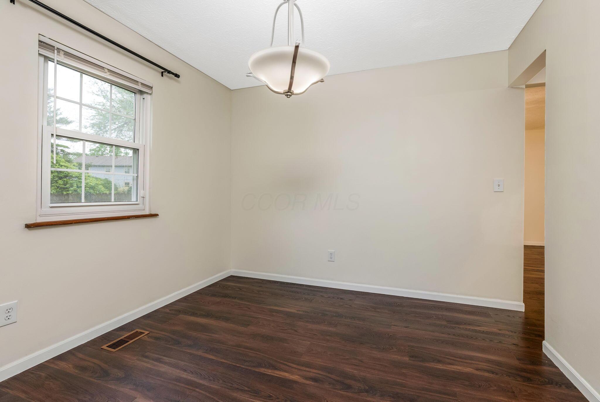 5713 Shannon Heights Boulevard, Dublin, Ohio image 10