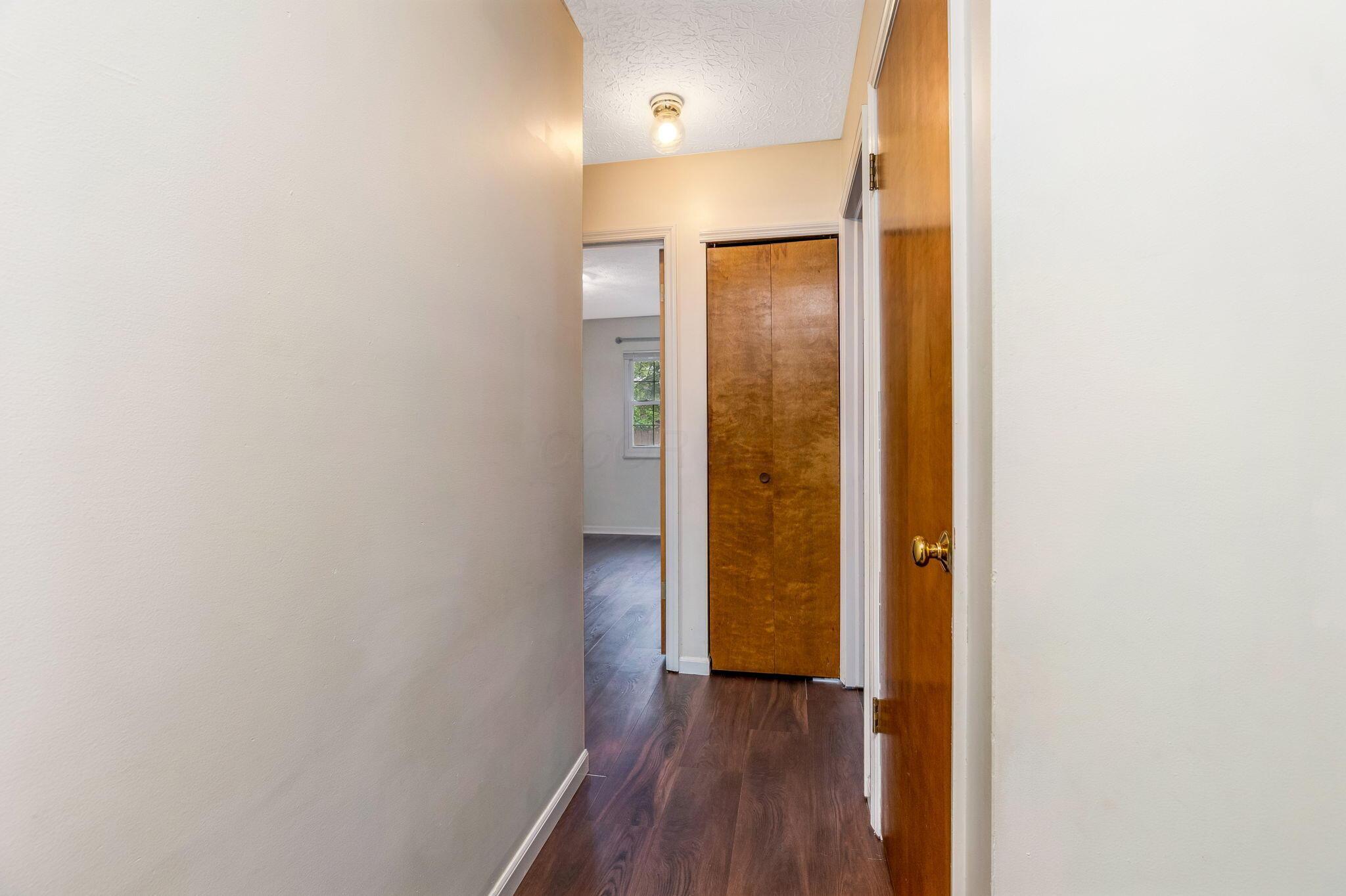 5713 Shannon Heights Boulevard, Dublin, Ohio image 19
