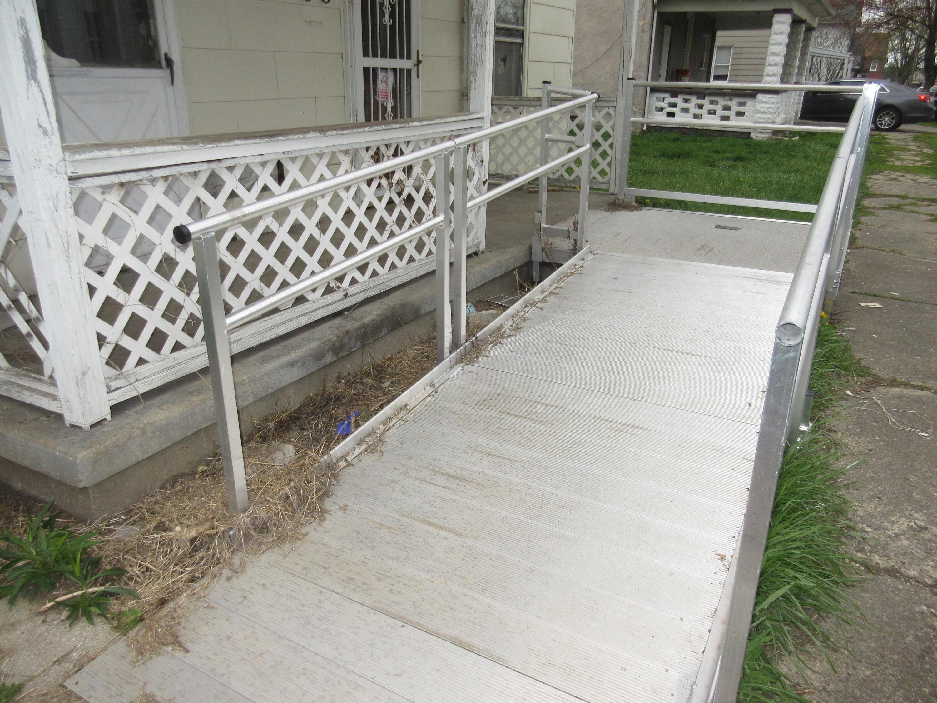 70 Poplar Avenue, Newark, Ohio image 2
