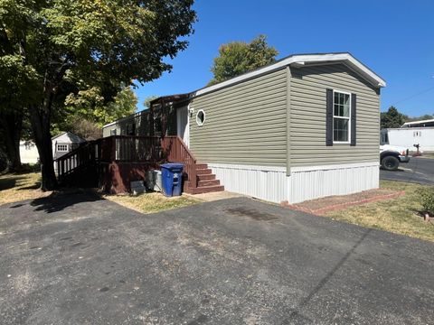 Photo of 53 Estates Lane, Reynoldsburg, OH 43068 (MLS # 225035244)