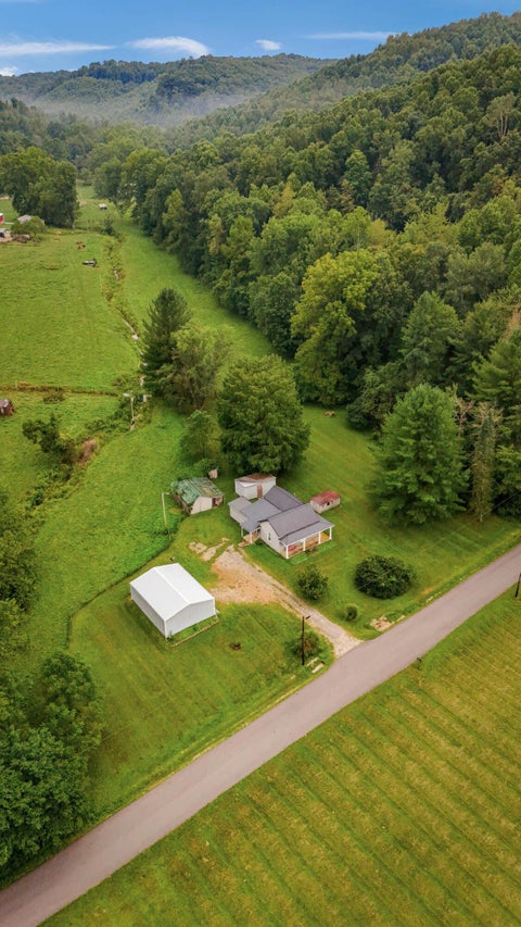 Tiny photo for 21606 E Sams Creek Road, Laurelville, OH 43135 (MLS # 226033301)