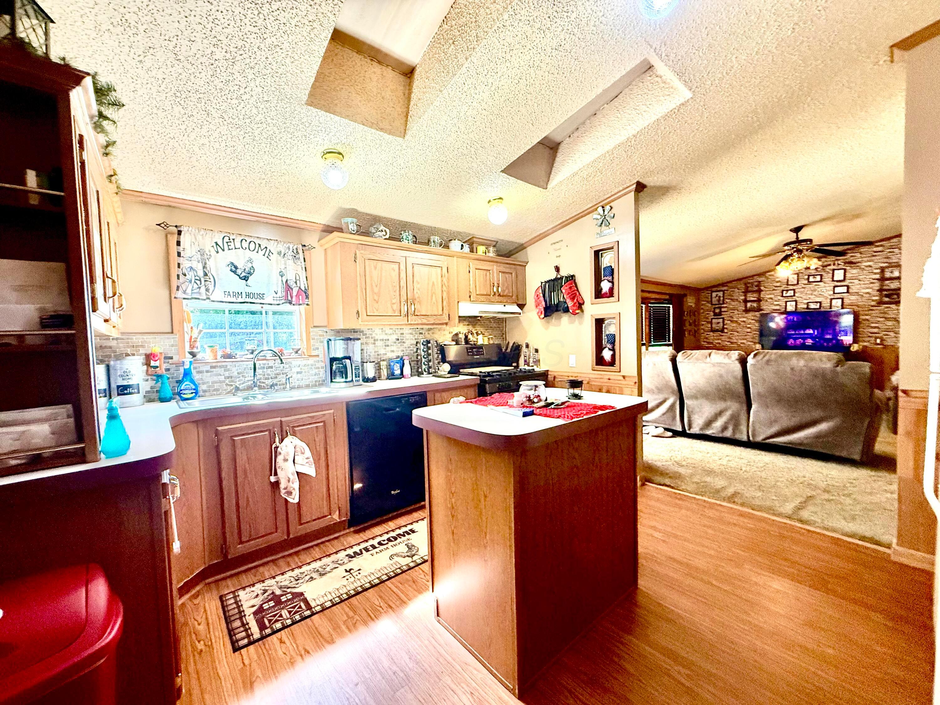 37855 Maysville Greendale Road, Logan, Ohio image 10