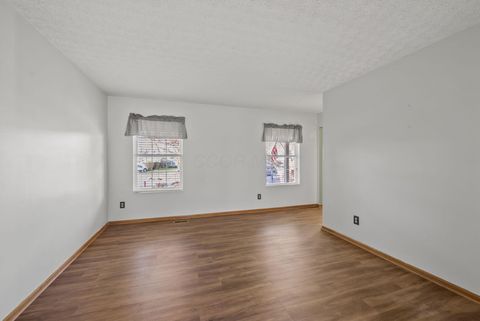 Tiny photo for 826 Elgin Circle, Pickerington, OH 43147 (MLS # 225044498)