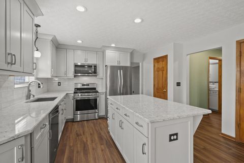 Tiny photo for 826 Elgin Circle, Pickerington, OH 43147 (MLS # 225044498)