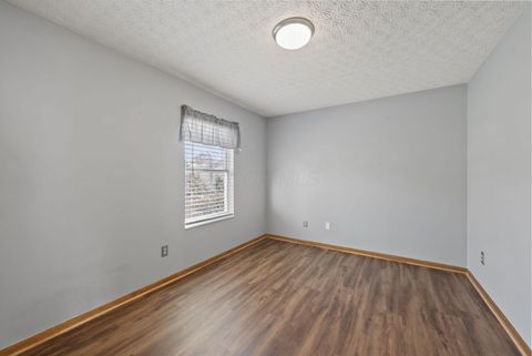 Tiny photo for 826 Elgin Circle, Pickerington, OH 43147 (MLS # 225044498)