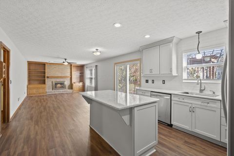 Tiny photo for 826 Elgin Circle, Pickerington, OH 43147 (MLS # 225044498)