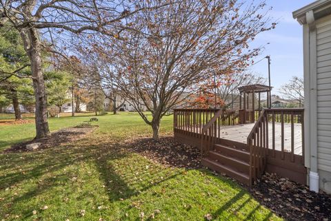 Tiny photo for 826 Elgin Circle, Pickerington, OH 43147 (MLS # 225044498)