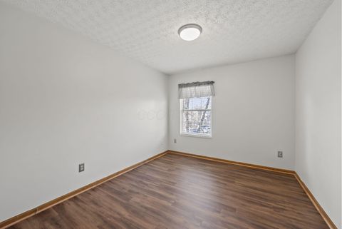 Tiny photo for 826 Elgin Circle, Pickerington, OH 43147 (MLS # 225044498)