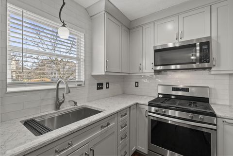 Tiny photo for 826 Elgin Circle, Pickerington, OH 43147 (MLS # 225044498)