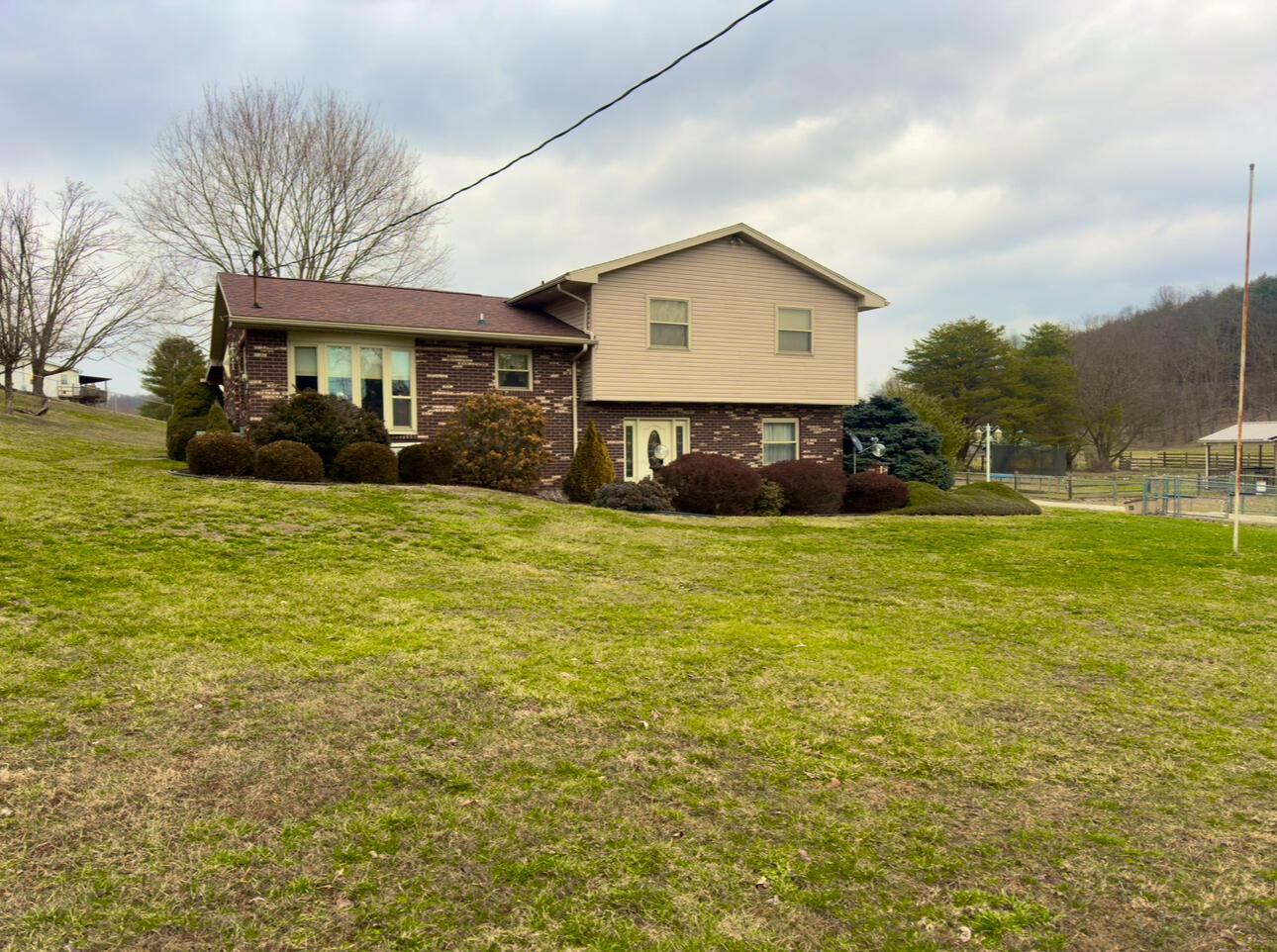 33 Needham Drive, Belpre, Ohio image 3