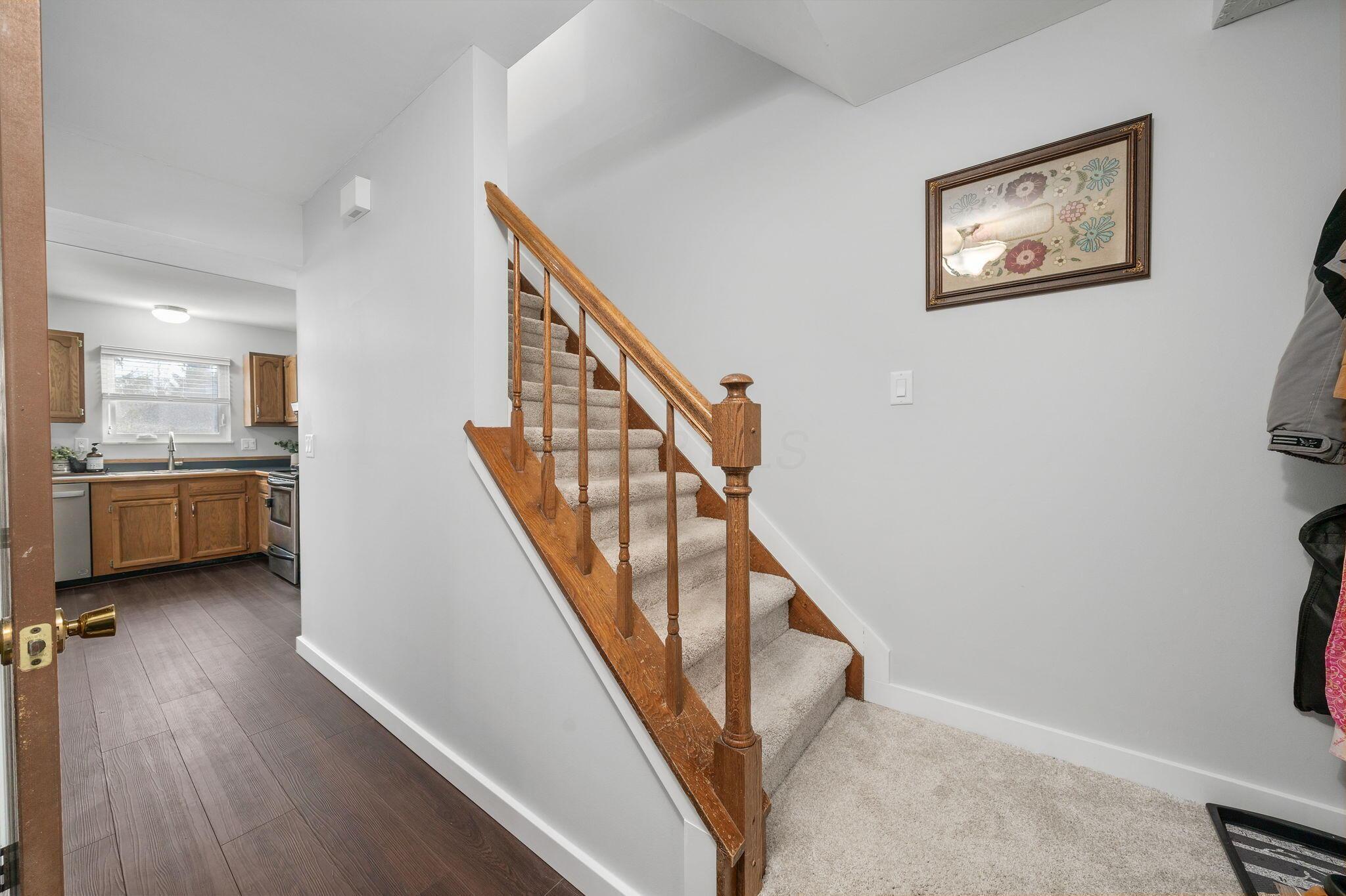 4949 Shady Oak Drive, Hilliard, Ohio image 25
