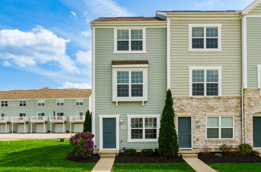 Photo of 5749 Passage Creek Drive, Dublin, OH 43016 (MLS # 226012140)