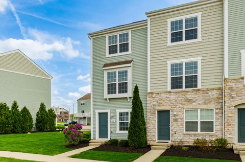 Photo of 5749 Passage Creek Drive, Dublin, OH 43016 (MLS # 226012140)