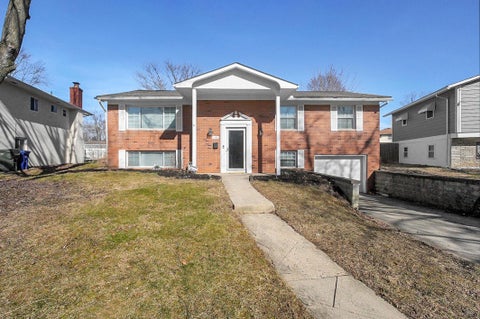 Photo of 1452 Ironwood Drive, Columbus, OH 43229 (MLS # 226027997)