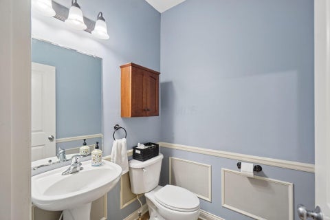 Tiny photo for 6122 Granite Pointe Drive, Columbus, OH 43213 (MLS # 226038999)