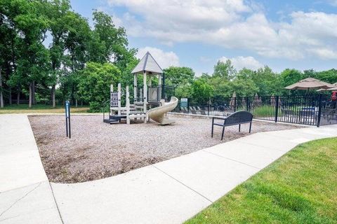 Tiny photo for 1622 Linkhorn Drive, Grove City, OH 43123 (MLS # 225037427)