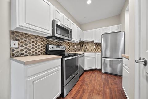 Tiny photo for 5541 Village Crossing 5541 #5541, Hilliard, OH 43026 (MLS # 226014532)