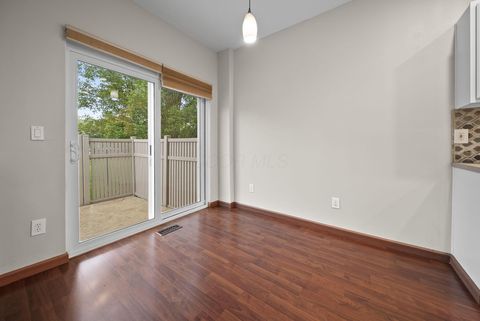 Tiny photo for 5541 Village Crossing 5541 #5541, Hilliard, OH 43026 (MLS # 226014532)