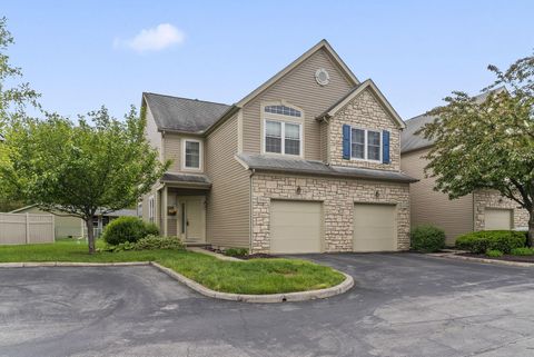 Photo of 5541 Village Crossing 5541 #5541, Hilliard, OH 43026 (MLS # 226014532)